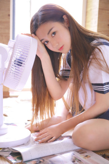双胞胎姐妹齐上阵许多说许多